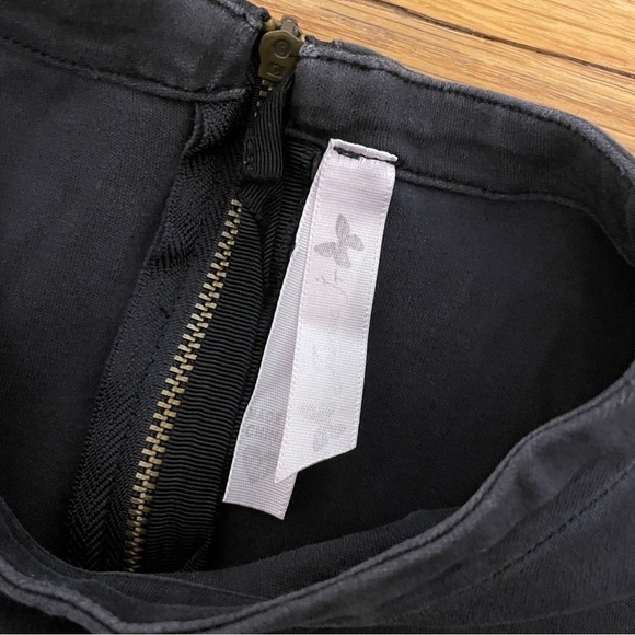 4/$25 Junee Jr Top Size Medium Black - Picture 4 of 7